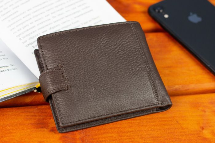 Шкіряне чоловіче портмоне на кнопці ST Leather ST104 Коричневе