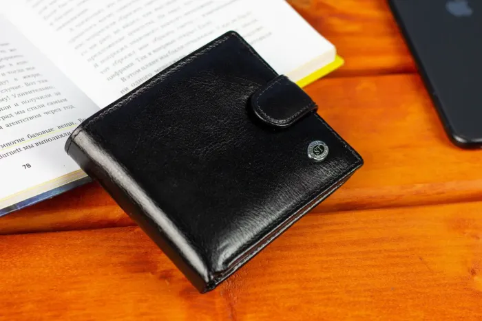 Класичне чоловіче портмоне з натуральної шкіри ST Leather В102 Чорний