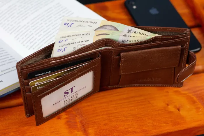 Стильне шкіряне чоловіче портмоне ST Leather В103 Коричневий