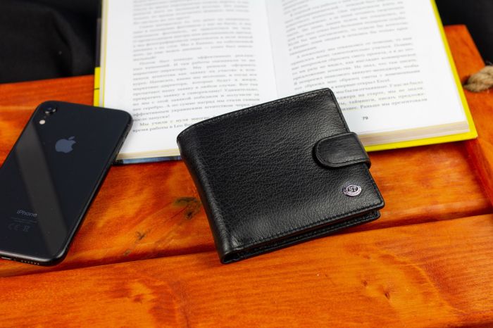 Чорне чоловіче портмоне з натуральної шкіри з фіксацією ST Leather ST103