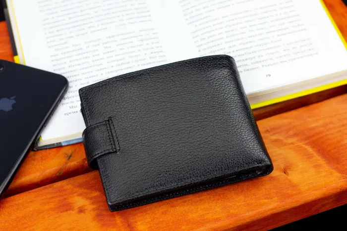 Чорне шкіряне портмоне з відділом для документів Marco Coverna MCBK10-805