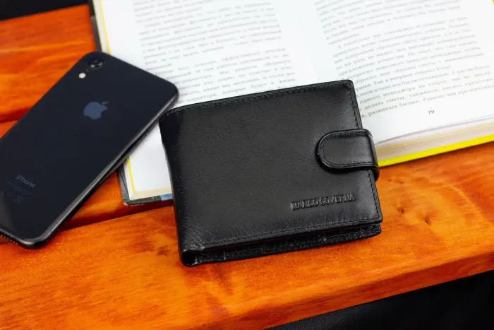 Чорне чоловіче портмоне з натуральної шкіри з візитницею Marco Coverna MC-2057H-1