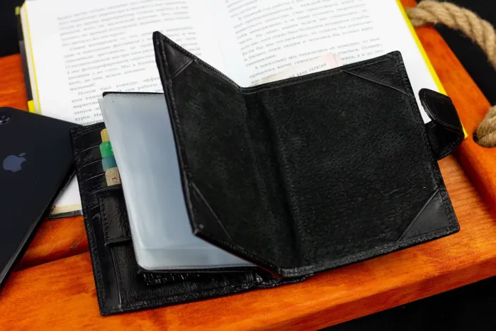 Чорне чоловіче портмоне з натуральної шкіри з відділенням під автодокументи Marco Coverna MC-2090H-1