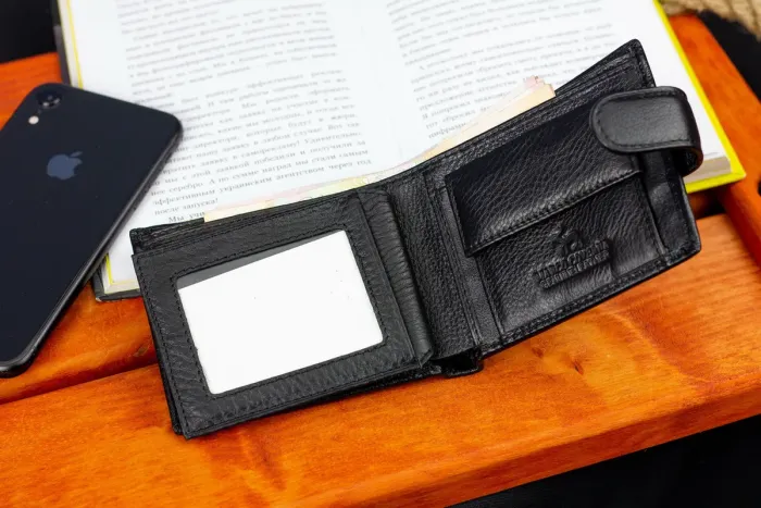 Чорне класичне портмоне з натуральної шкіри Marco Coverna MC-2003-1