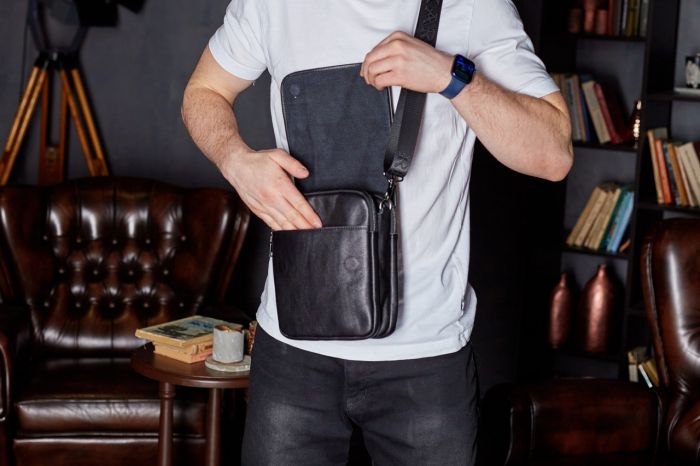 Месенджер із клапаном через плече 24х20х6, шкіряна барсетка Tiding Bag TD-20033 чорна