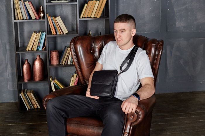 Месенджер із клапаном через плече 24х20х6, шкіряна барсетка Tiding Bag TD-20033 чорна