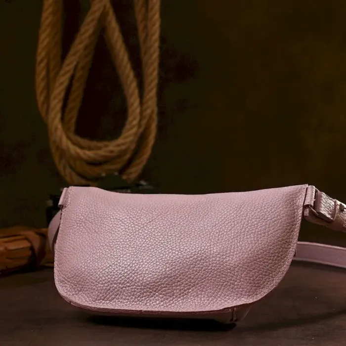 Кожаная практичная женская бананка Shvigel 16376 Лиловый