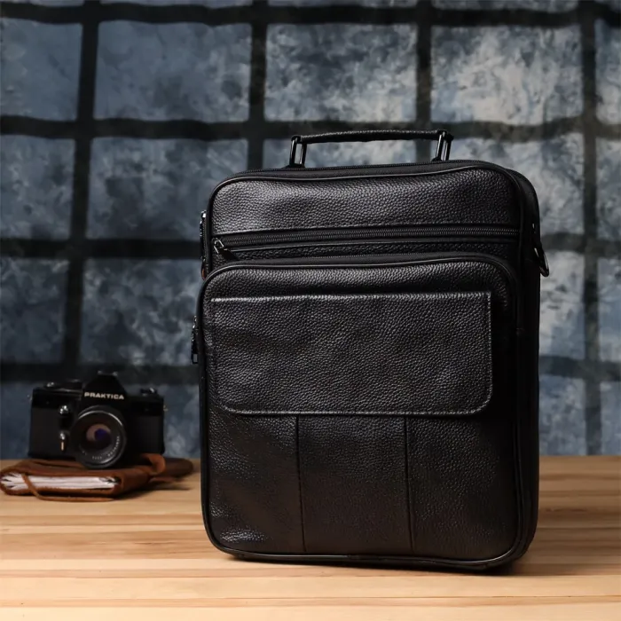 Містка чоловіча сумка з ручкою для перенесення в руці з натуральної шкіри Vintage 23023 Чорний