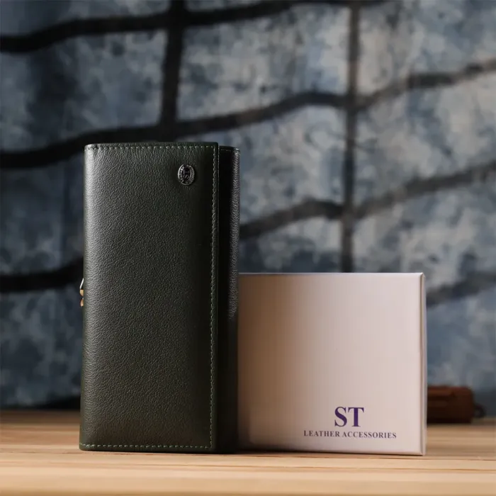 Місткий жіночий гаманець на магнітах із натуральної шкіри ST Leather 23115 Зелений