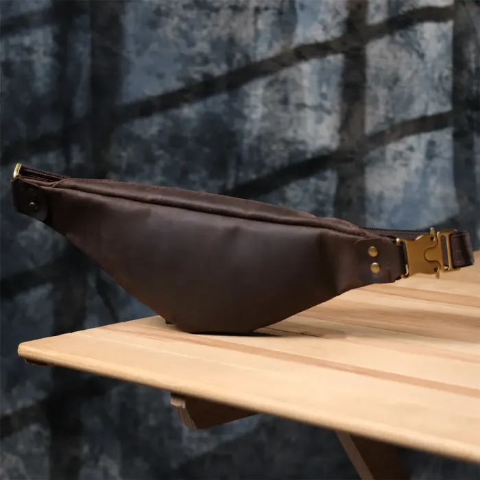 Стильна чоловіча бананка з натуральної вінтажної шкіри Shvigel 23130 Коричневий