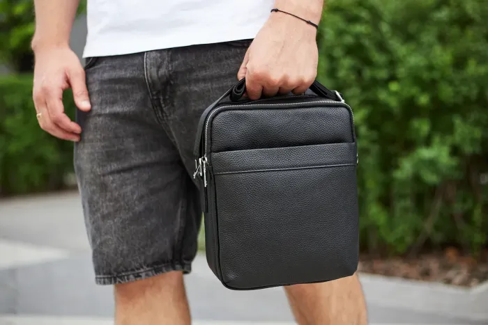 Чоловіча сумка-месенджер з двома відділеннями 21x26x7, шкіряний гаманець Tiding Bag 7459 чорного кольору