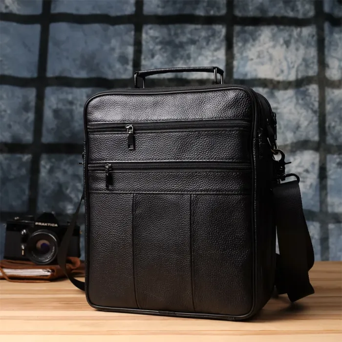 Містка чоловіча сумка з ручкою для перенесення в руці з натуральної шкіри Vintage 23023 Чорний