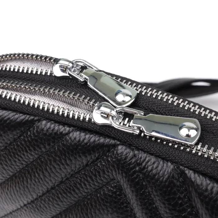 Стильна сумка прошита трикутниками із натуральної шкіри Vintage 22909 Чорний