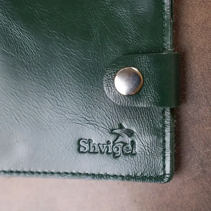 Универсальное кожаное портмоне Shvigel 16462 Зеленый
