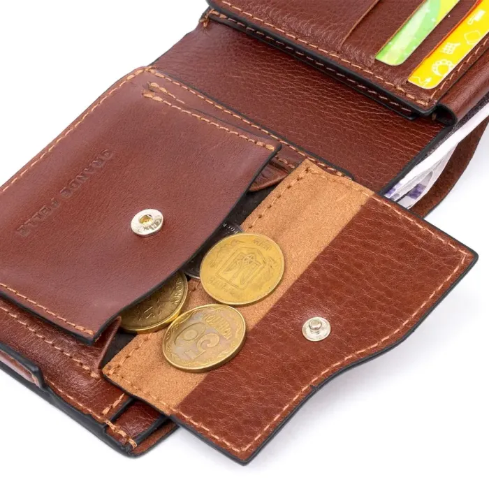 Портмоне горизонтальне Amico на магніті на два відділення GRANDE PELLE 11322 Коньячне