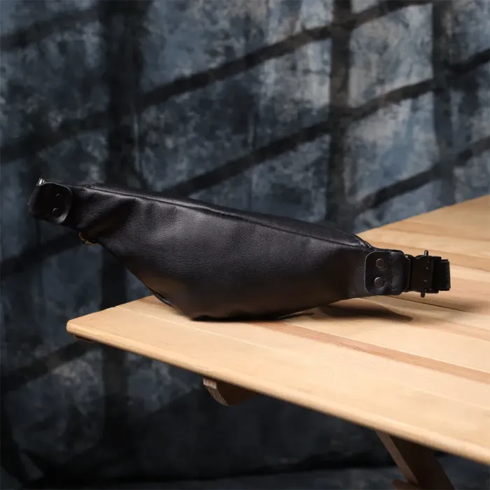 Сумка бананка для чоловіків з гладкої натуральної шкіри Shvigel 23134 Чорний