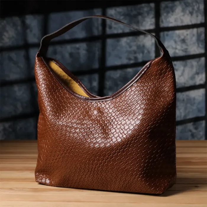 Жіноча сумка з переплетеної екошкіри Vintage 15142 Коричневий