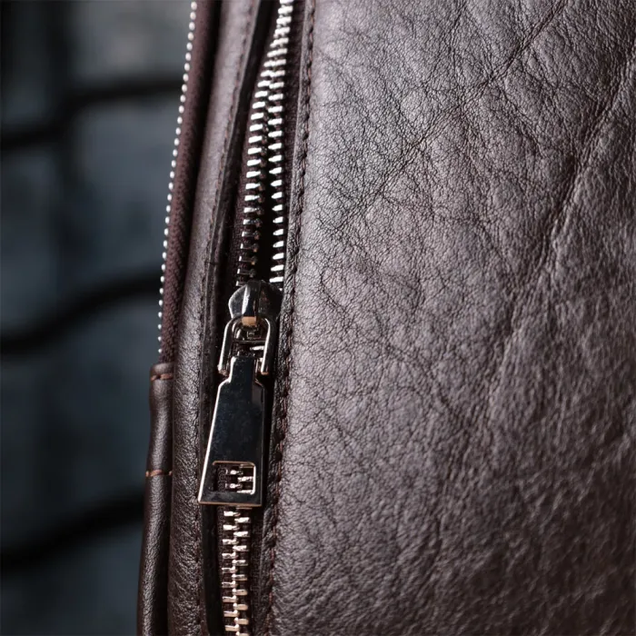 Чоловіча прямокутна сумка бананка з гладкої натуральної шкіри GRANDE PELLE 22880 Коричневий