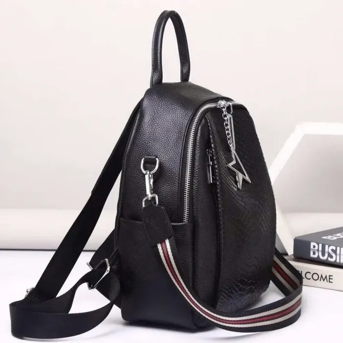 Жіночий рюкзак шкіряний міський з ременцем 23х30х11, сумка на спину для навчання, чорна