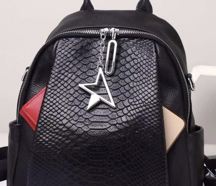 Жіночий рюкзак шкіряний міський з ременцем 23х30х11, сумка на спину для навчання, чорна