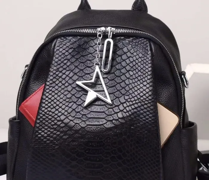 Жіночий рюкзак шкіряний міський з ременцем 23х30х11, сумка на спину для навчання, чорна