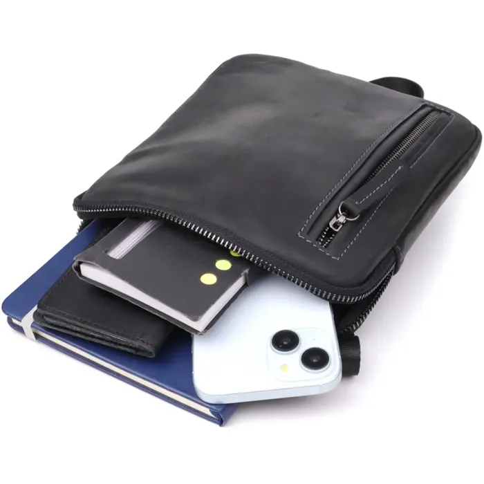 Зручна сумка для чоловіків на плече із натуральної вінтажної шкіри Shvigel 23147 Чорний