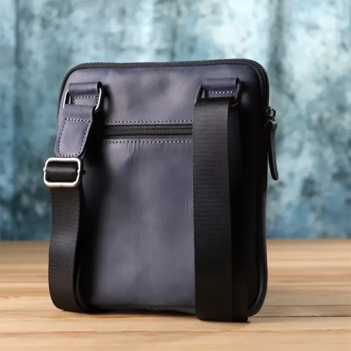 Сумка невеликого розміру для чоловіків на плече з натуральної шкіри Shvigel 23148 ​​Синій