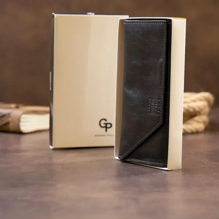 Горизонтальный клатч глянцевый на магните GRANDE PELLE 11316 Черный