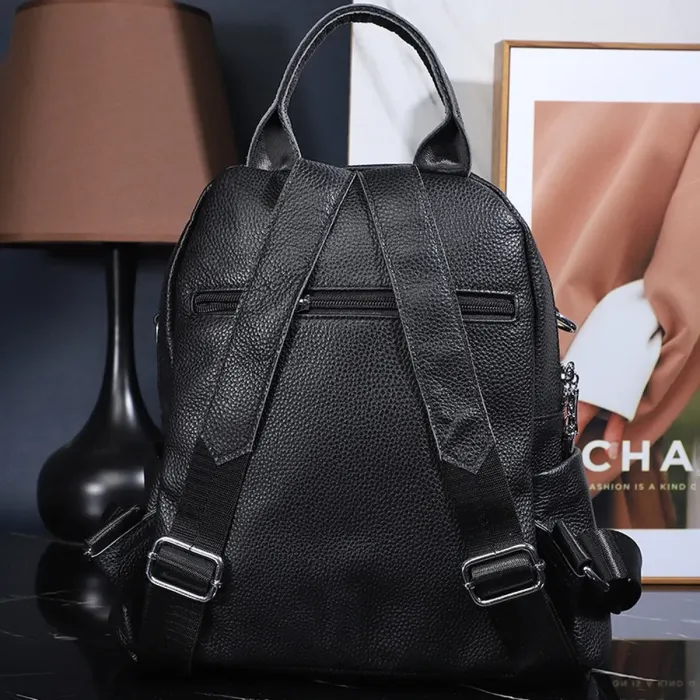 Рюкзак жіночий шкіряний з ременем 22х28х11, наплічна сумочка для дівчини студентки, чорна