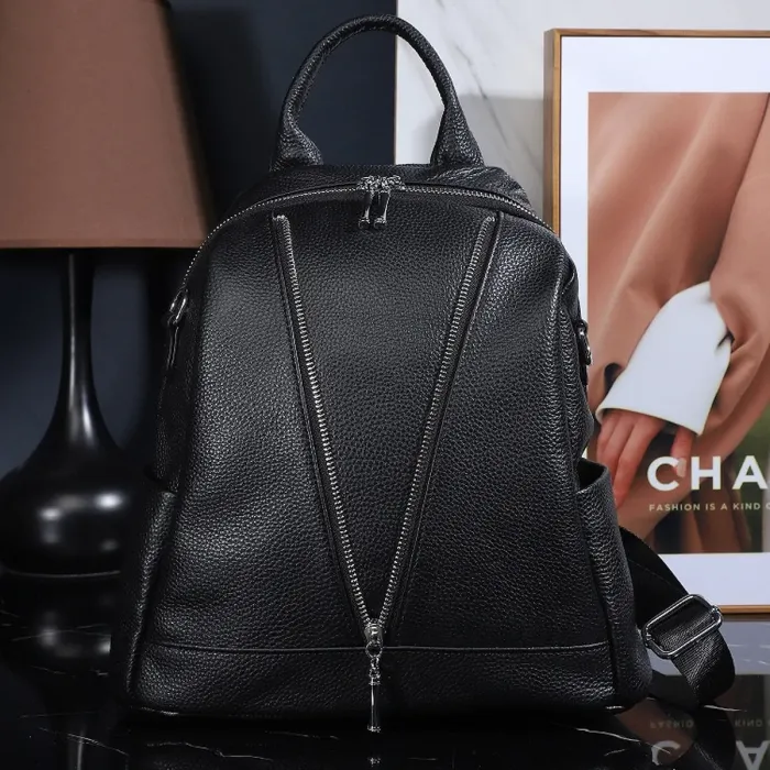 Рюкзак жіночий шкіряний з ременем 22х28х11, наплічна сумочка для дівчини студентки, чорна