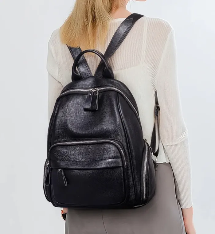 Рюкзак жіночий шкіряний 29х31х12, практична наплічна сумка для міста, чорна
