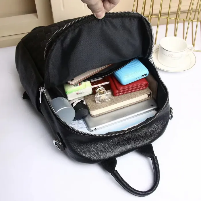 Шкіряний жіночий рюкзак з тисненням 25х30х11, сумка наплічна з шахматним візерунком, чорна