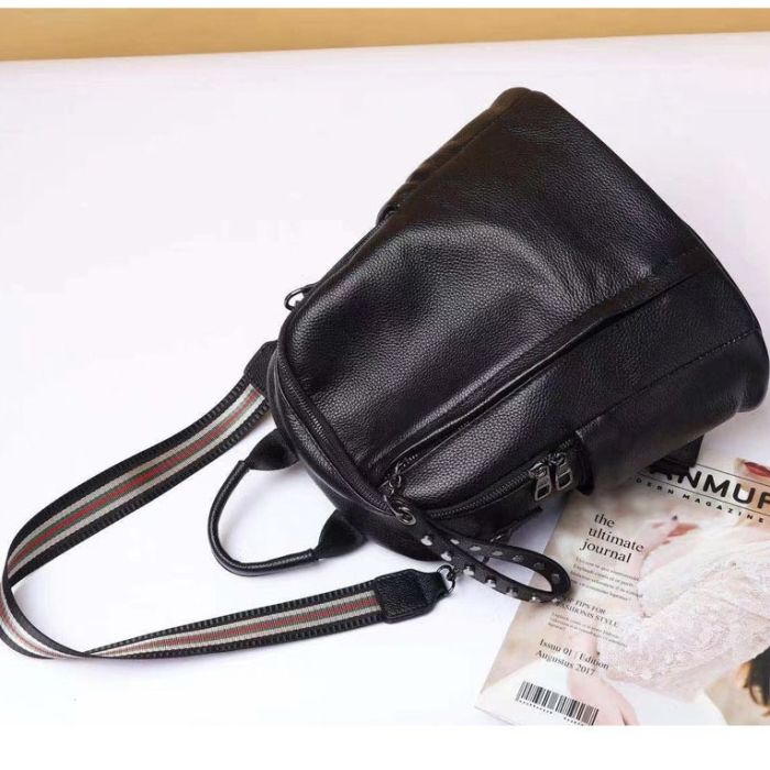 Шкіряний класичний жіночий рюкзак 26х32х15, наплічна сумка з багатьма відділеннями, чорна