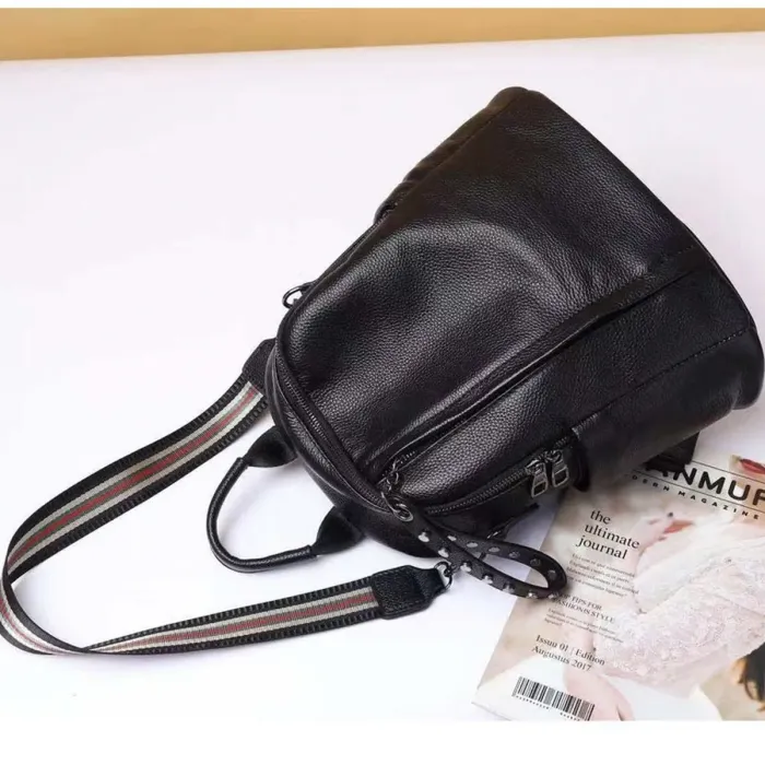 Шкіряний класичний жіночий рюкзак 26х32х15, наплічна сумка з багатьма відділеннями, чорна