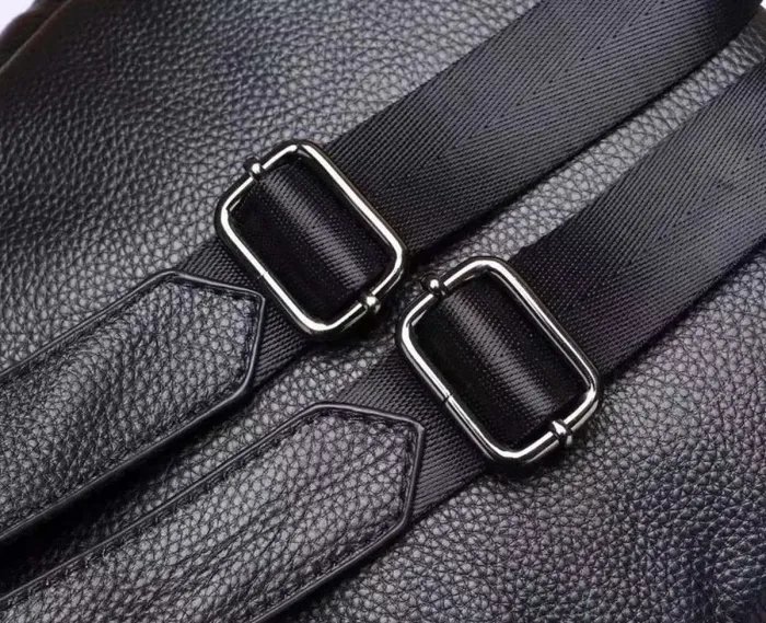 Шкіряний класичний жіночий рюкзак 26х32х15, наплічна сумка з багатьма відділеннями, чорна