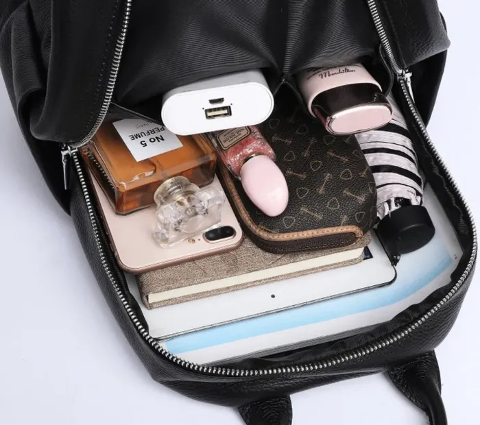 Жіноча сумка на плечі з натуральної шкіри 23х28х11, рюкзак з відділами для гаджетів, чорна