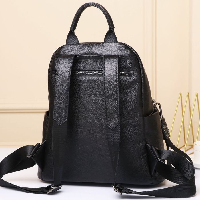 Жіночий шкіряний рюкзак міського типу 23х30х13, сумка на спину під мат, чорна