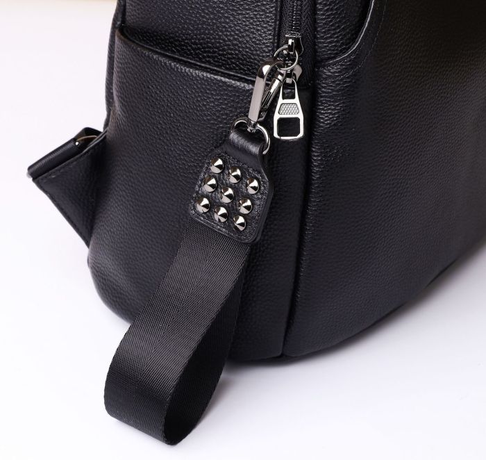 Жіночий шкіряний рюкзак міського типу 23х30х13, сумка на спину під мат, чорна