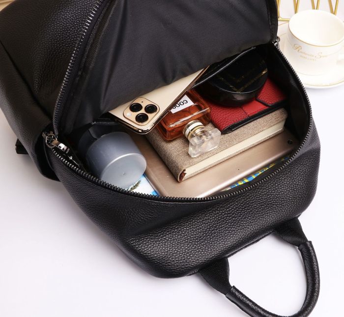 Жіночий шкіряний рюкзак міського типу 23х30х13, сумка на спину під мат, чорна