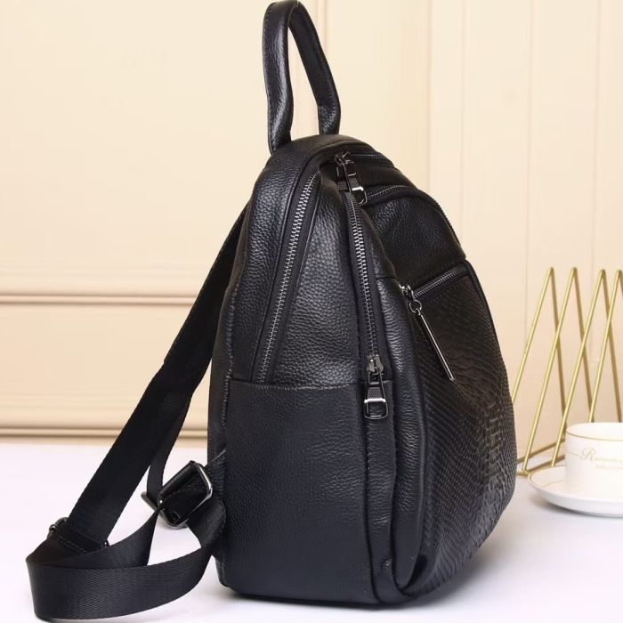 Рюкзак жіночий шкіряний з тисненням під рептилію 23х30х13, сумка наплічна для міста, чорна