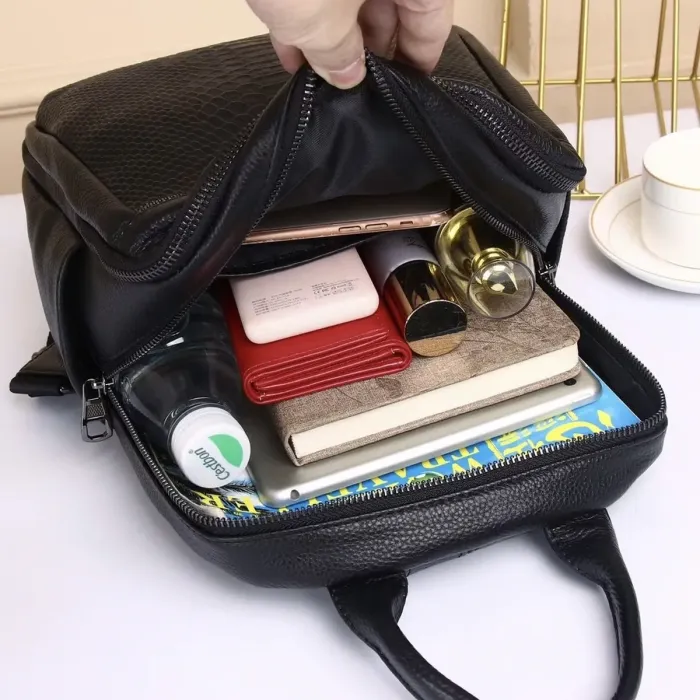 Рюкзак жіночий шкіряний з тисненням під рептилію 23х30х13, сумка наплічна для міста, чорна