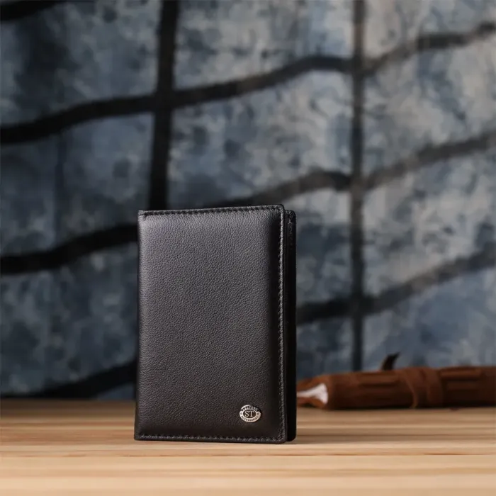 Стильна обкладинка на паспорт універсального формату із натуральної шкіри ST Leather 23078 Чорний