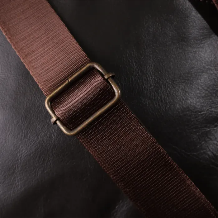 Елегантна чоловіча сумка з гладкої натуральної шкіри Shvigel 23150 Коричневий