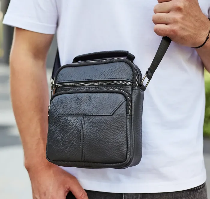 Чоловічий шкіряний месенджер 18x22x8, сумка планшет через плече Tiding Bag A25F-1519A чорний