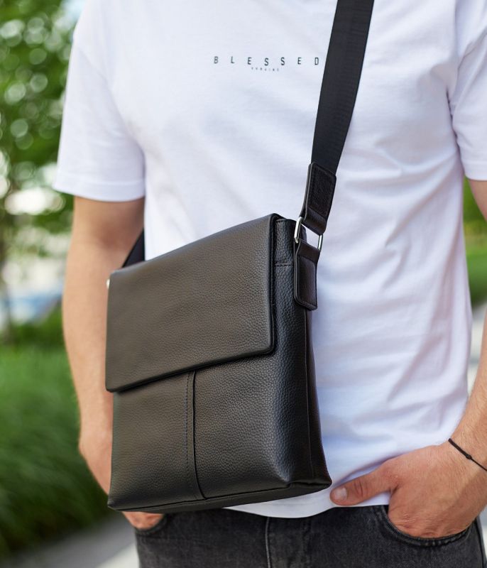 Чоловіча сумка планшет через плече 23х26х6, шкіряна барсетка Tiding Bag SK A75-181 чорна