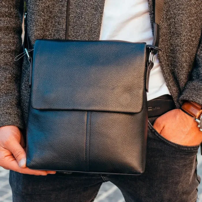 Чоловіча сумка планшет через плече 23х26х6, шкіряна барсетка Tiding Bag SK A75-181 чорна