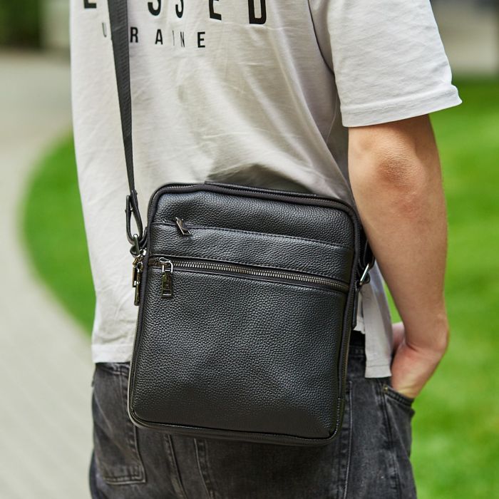 Шкіряна чоловіча сумка планшет через плече 23х26х8, наплічна барсетка Tiding Bag MN-284334 чорна