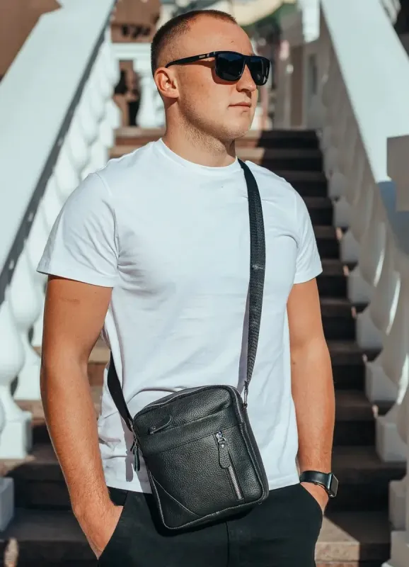 Чоловіча шкіряна сумка через плече 18х21х7, барсетка для документів Tiding Bag M38-10131A чорна