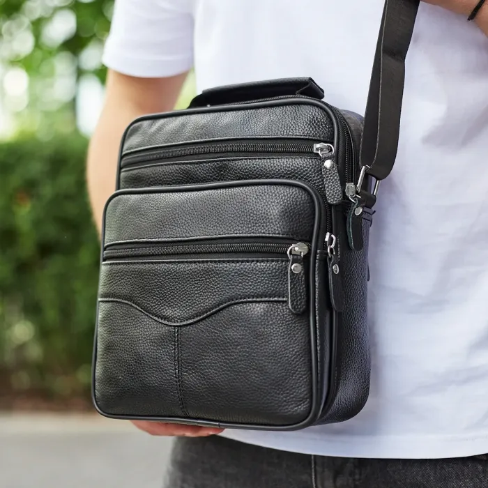 Чоловіча барсетка через плече 23х27х9 / месенджер наплічний з натуральної шкіри, чорний
