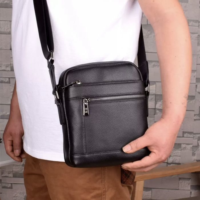 Шкіряна чоловіча сумка-барсетка через плече з ручкою чорна Tiding Bag 78465